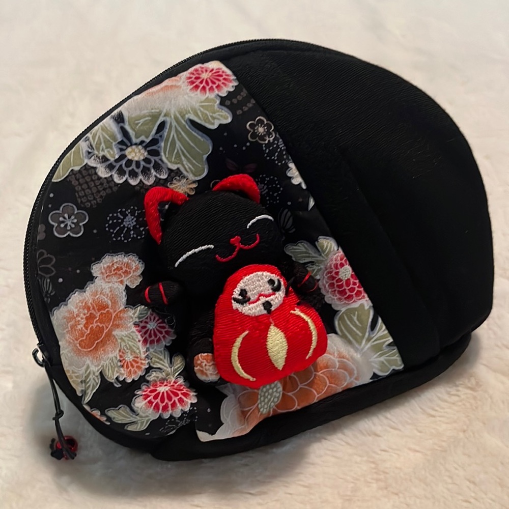 NWOT Kitty Cat Pouch with Jingle Bell Pull